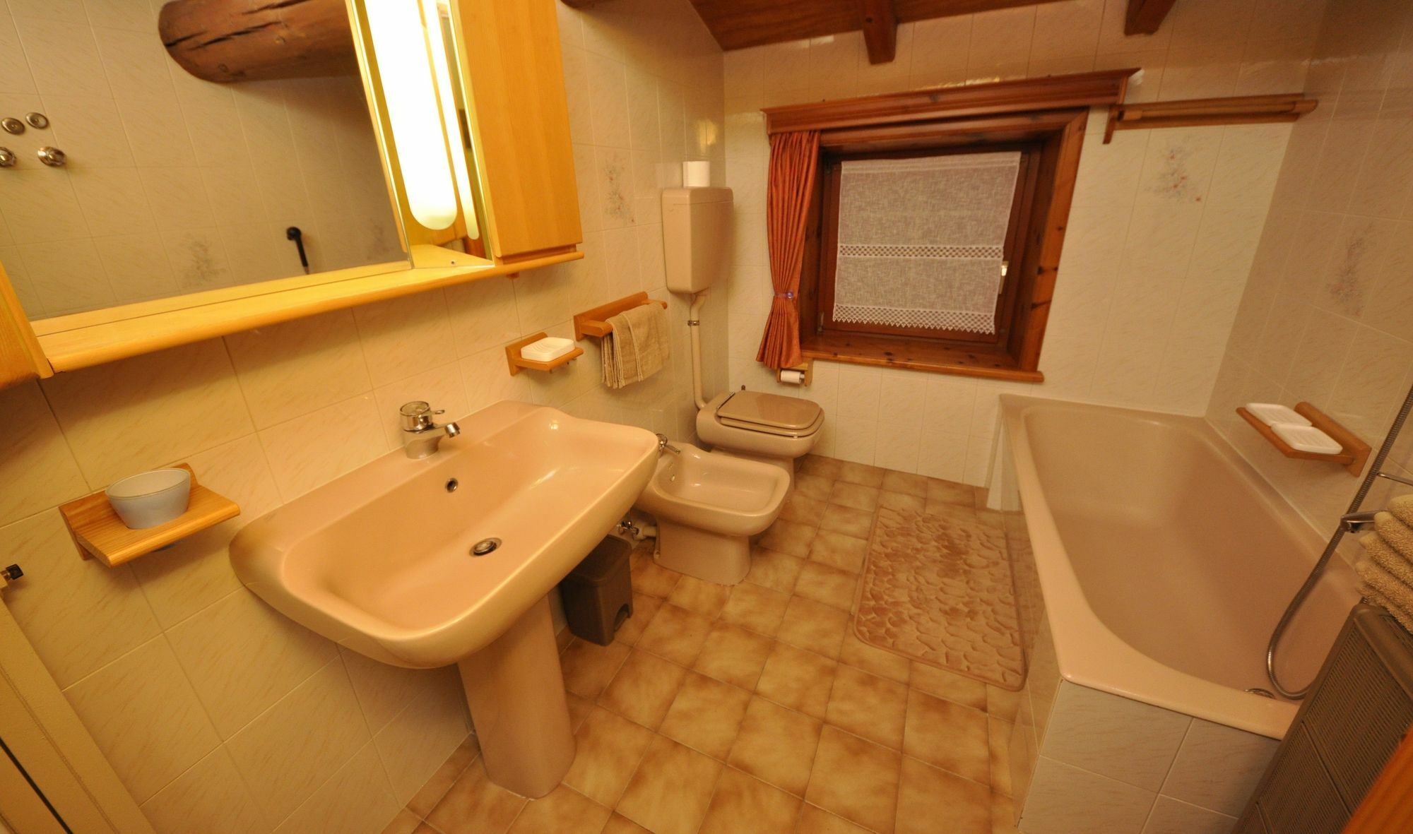 Appartamento Valeriano By Livigno Accomodation Bagian luar foto